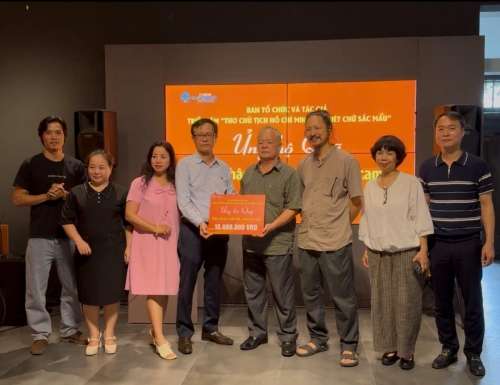 BÀN TÀNG THÀNH PHỐ HÀ NỘI TẶNG TRAO TIỀN ỦNG HỘ  NẠN NHÂN CHẤT ĐỘC DA CAM/DIOXIN  THÀNH PHỐ HÀ NỘI